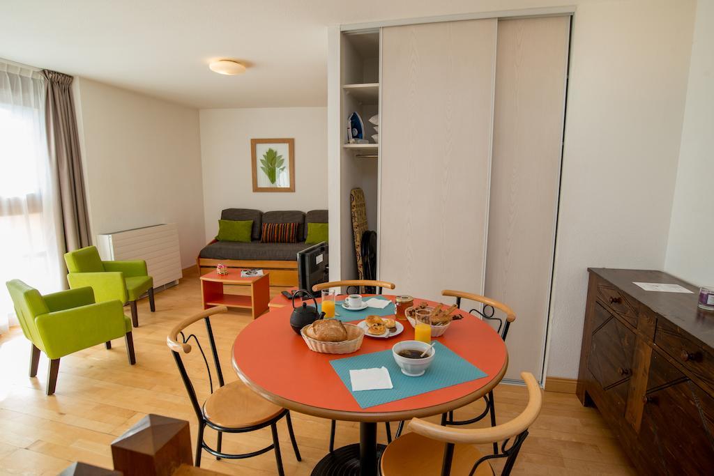 Privilodges Chateau Perrin Grenoble Ngoại thất bức ảnh